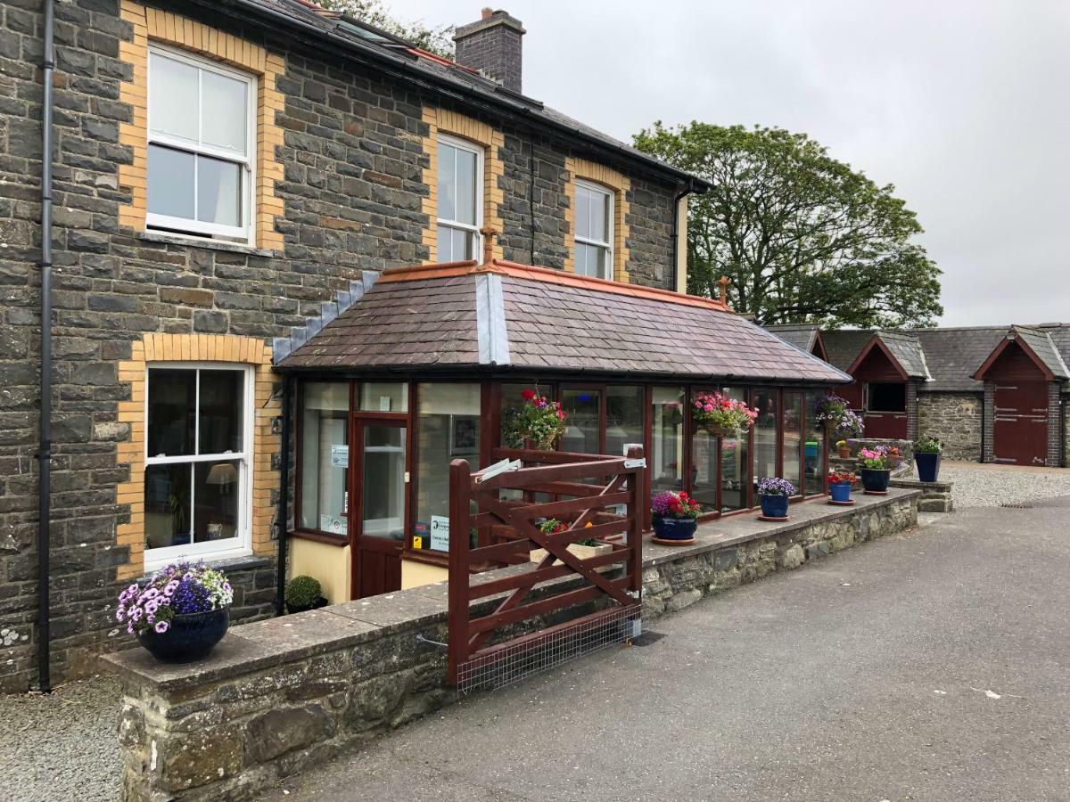 Llangwyryfon Country Breaks Bed & Breakfast อาเบอรีสวิท ภายนอก รูปภาพ